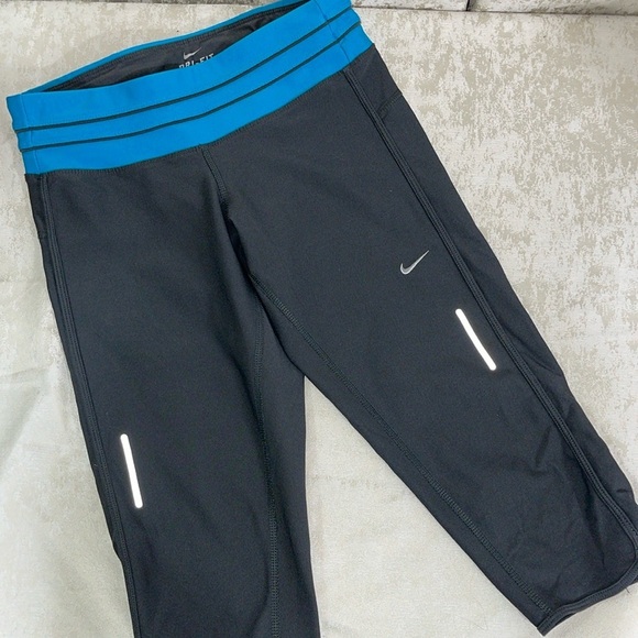 Nike Dri Fit capri leggings women’s small - Picture 1 of 5